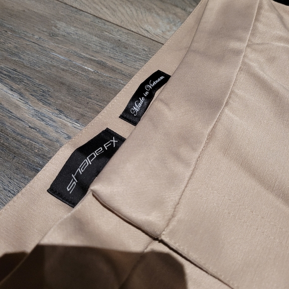 Womens slacks! - Picture 3 of 4